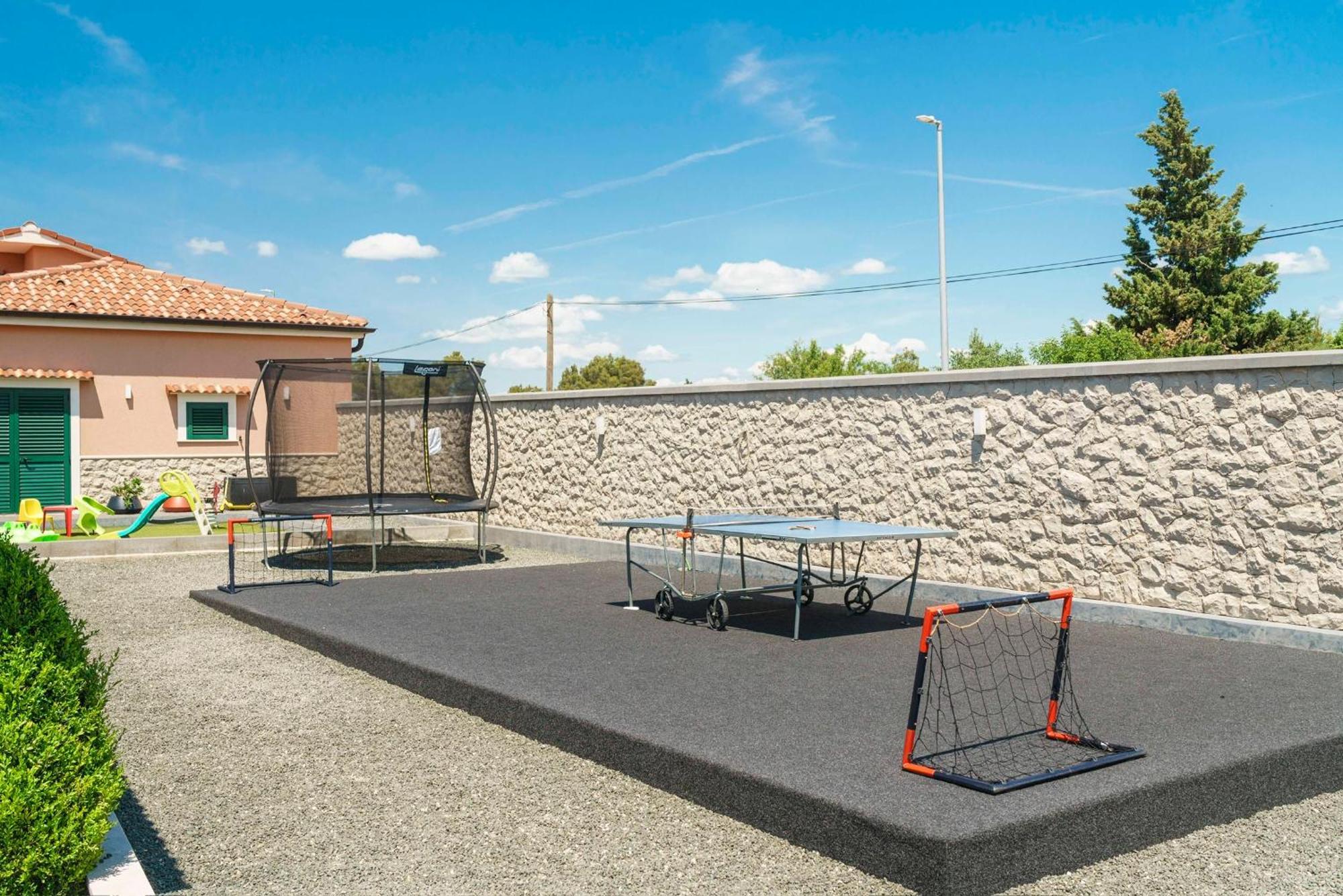 שיבניק Apartments Antonia מראה חיצוני תמונה