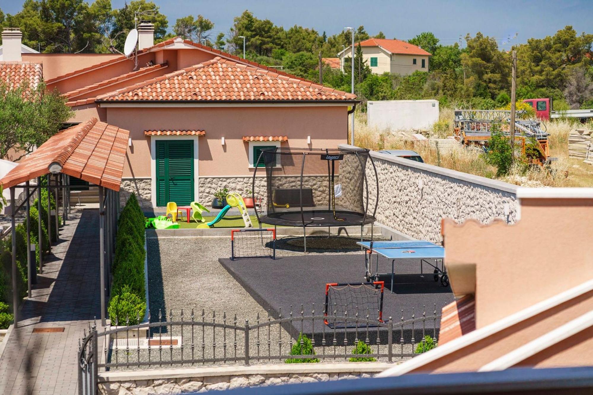 שיבניק Apartments Antonia מראה חיצוני תמונה